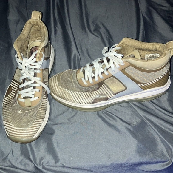 Lebron James John elliott collection shoes - Picture 2 of 5